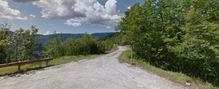Parcheggiare qui prima della sbarra